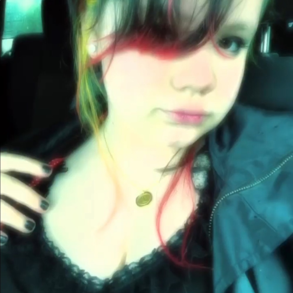 Meet your Posher, Isabella